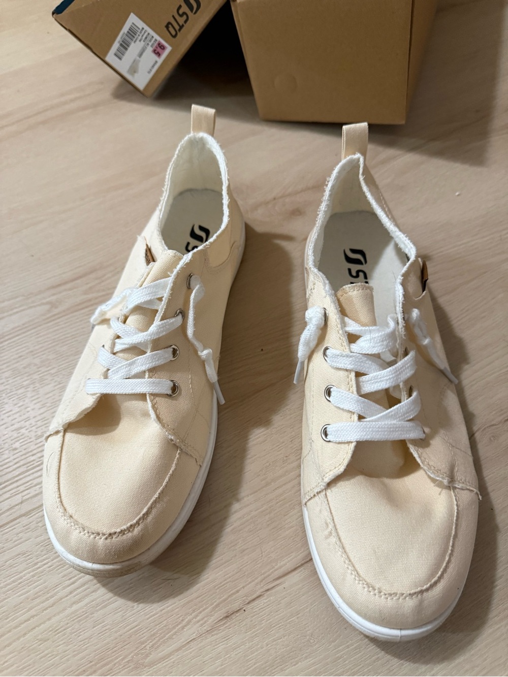 Casual Women’s Canvas Sneakers - beige